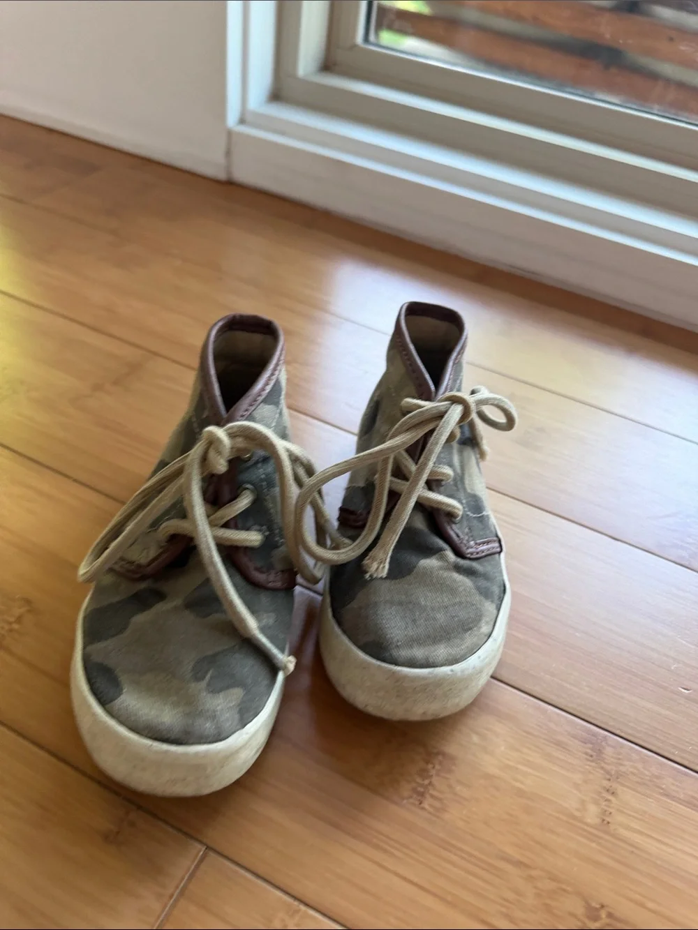 Ralph Lauren Kids Camo High-Top Sneakers with Brown Trim